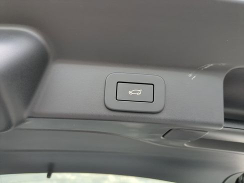 New 2026 Jaguar F-PACE R-Dynamic S image 12