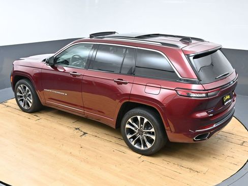 Used 2023 Jeep Grand Cherokee Overland AWD/4WD image 46