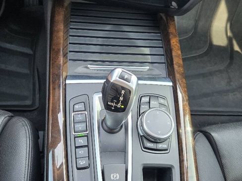 Used 2015 BMW X5 xDrive50i AWD/4WD image 17