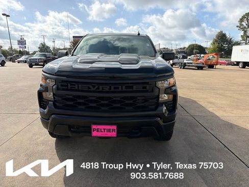 Used 2022 Chevrolet Silverado 1500 Custom Trail Boss w/ Midnight Edition AWD/4WD image 2