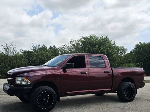 Used 2017 RAM 1500 Express AWD/4WD image 1
