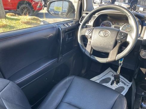 Used 2018 Toyota 4Runner TRD Off-Road Premium image 35