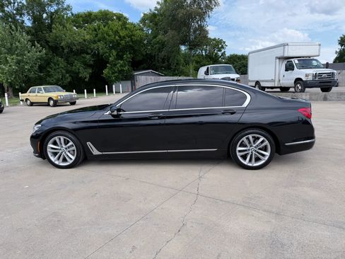 Used 2017 BMW 750i xDrive AWD/4WD image 28