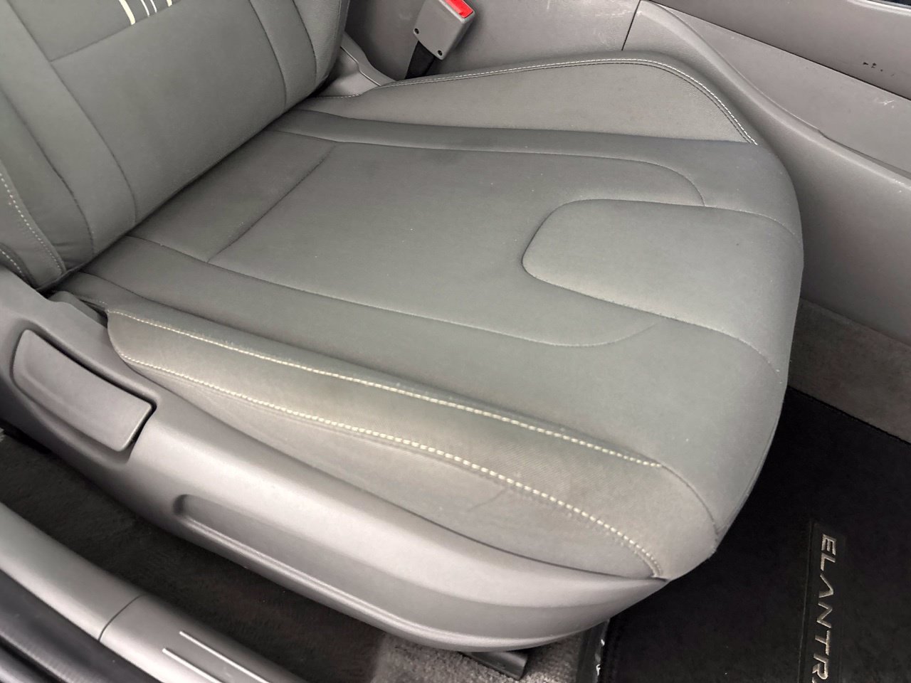 Used 2025 Hyundai Elantra Sport FWD image 30