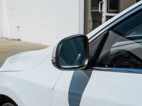 Used 2017 Volvo V60 T5 Premier w/ Convenience Package image 40