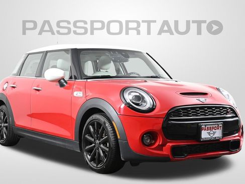 Used 2021 MINI Cooper S image 3