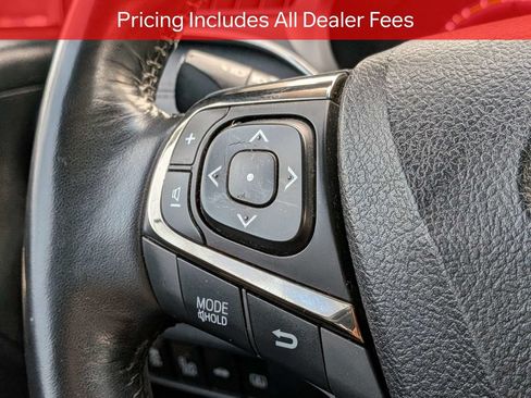 Used 2018 Toyota Avalon Limited FWD image 27