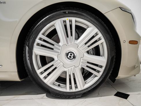 Used 2026 Bentley Continental GT AWD/4WD image 17