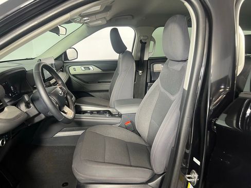 Used 2025 Ford Explorer Active image 19