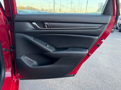 Used 2018 Honda Accord Sport image 33