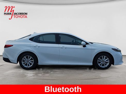 Used 2025 Toyota Camry LE FWD image 6