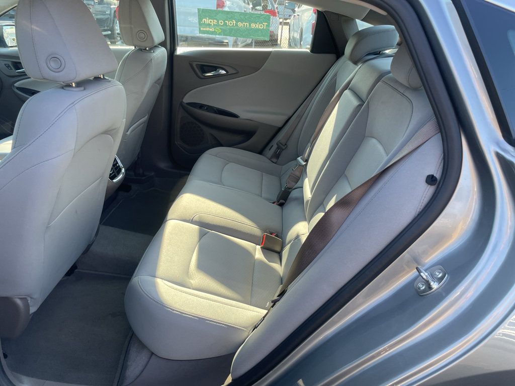 Certified 2025 Chevrolet Malibu LT FWD image 11