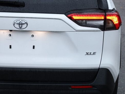 Used 2025 Toyota RAV4 XLE image 17