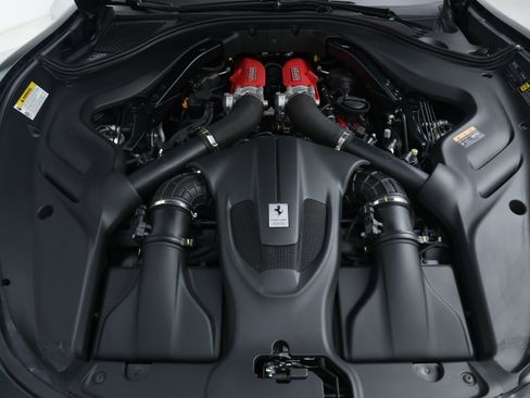 Certified 2025 Ferrari Roma Spider RWD image 37