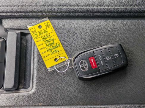 Used 2024 Toyota Grand Highlander Limited image 34