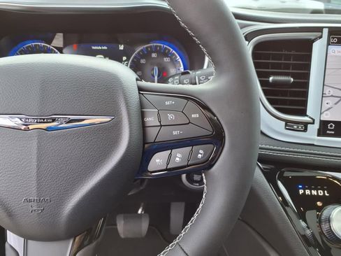 New 2026 Chrysler Pacifica Limited w/ S Appearance Package image 14