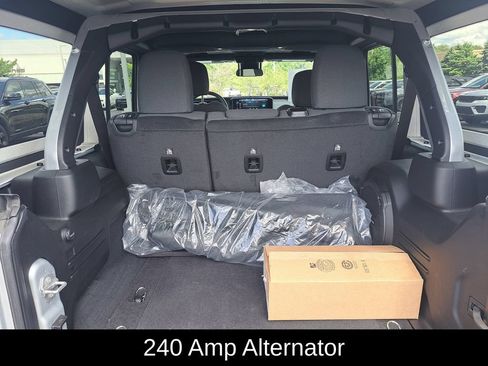 Used 2024 Jeep Wrangler Unlimited Sport AWD/4WD image 26