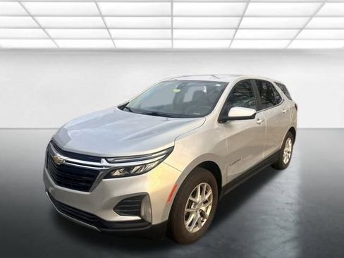 Used 2022 Chevrolet Equinox LT image 2
