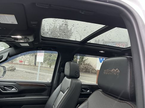 Used 2024 Chevrolet Tahoe High Country w/ Premium Package image 19