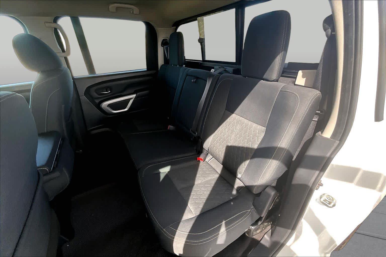 Used 2019 Nissan Titan SV RWD image 19