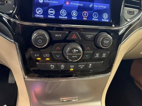 Used 2020 Jeep Grand Cherokee Limited RWD image 32