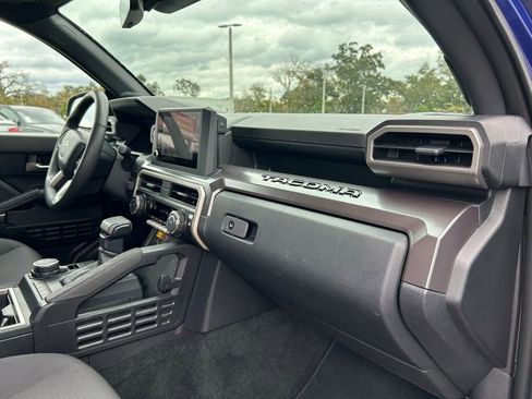 Used 2025 Toyota Tacoma TRD Sport w/ TRD Sport Upgrade Package image 45