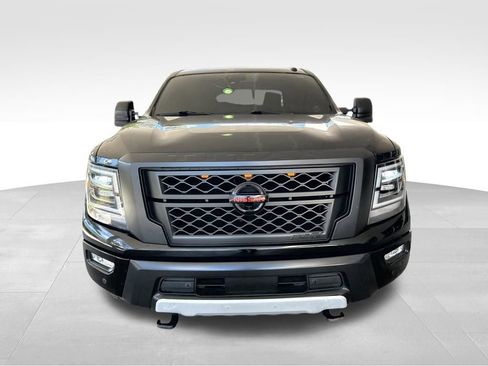 Used 2021 Nissan Titan PRO-4X w/ Pro-4x Convenience Package image 12