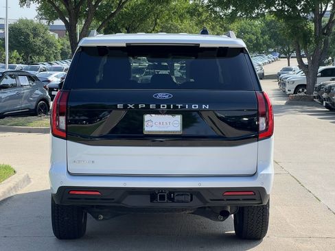 Used 2025 Ford Expedition Active image 5