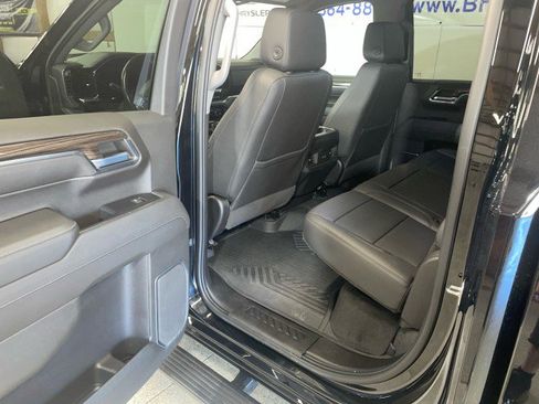 Used 2022 Chevrolet Silverado 1500 LT Trail Boss w/ Convenience Package II image 13