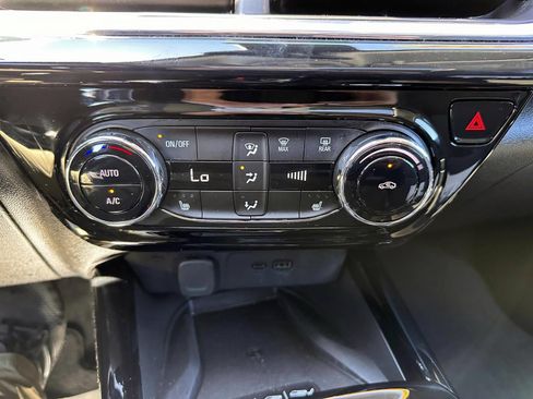 Used 2024 Chevrolet Trax ACTIV w/ Sunroof Package FWD image 24