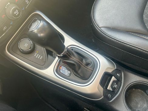 Used 2019 Jeep Compass Latitude AWD/4WD image 13