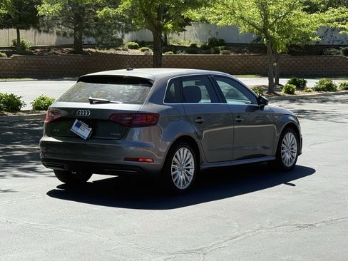 Used 2016 Audi A3 e-tron Premium Plus w/ Premium Plus Package FWD image 4