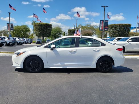 Used 2023 Toyota Corolla LE image 7