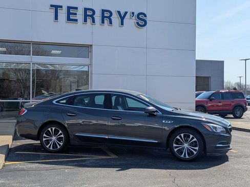 Used 2017 Buick LaCrosse Essence FWD image 2
