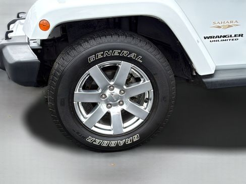 Used 2014 Jeep Wrangler Unlimited Sahara w/ Max Tow Package AWD/4WD image 21
