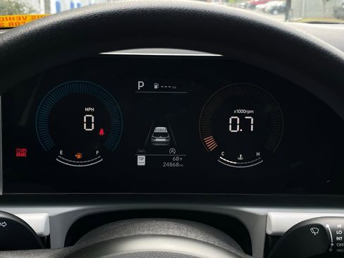 Used 2025 Hyundai Tucson SEL FWD image 16