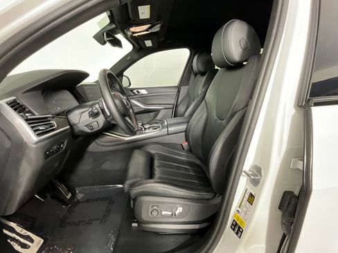 Used 2021 BMW X7 xDrive40i w/ M Sport Package AWD/4WD image 16
