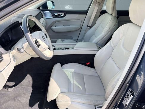 Used 2021 Volvo XC60 T8 Inscription w/ Protection Package Premier AWD/4WD image 5