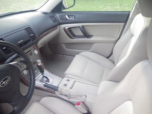 Used 2008 Subaru Outback 2.5i Limited L.L. Bean AWD/4WD image 19