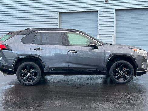 Used 2020 Toyota RAV4 XSE image 3