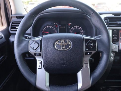 Used 2022 Toyota 4Runner SR5 Premium w/ Moonroof Package AWD/4WD image 11