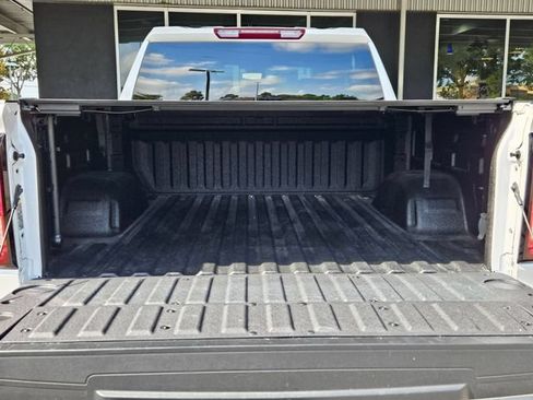 Used 2024 GMC Sierra 1500 SLT w/ SLT Premium Package AWD/4WD image 24