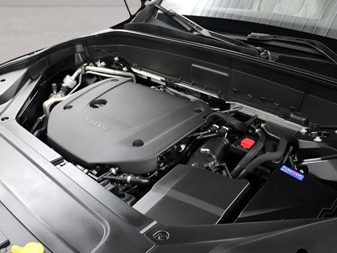 Used 2023 Volvo XC90 B6 Plus w/ Protection Package Premier image 39