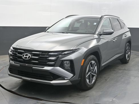 Used 2025 Hyundai Tucson SEL FWD image 3