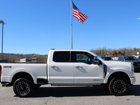 Used 2024 Ford F250 Platinum image 5