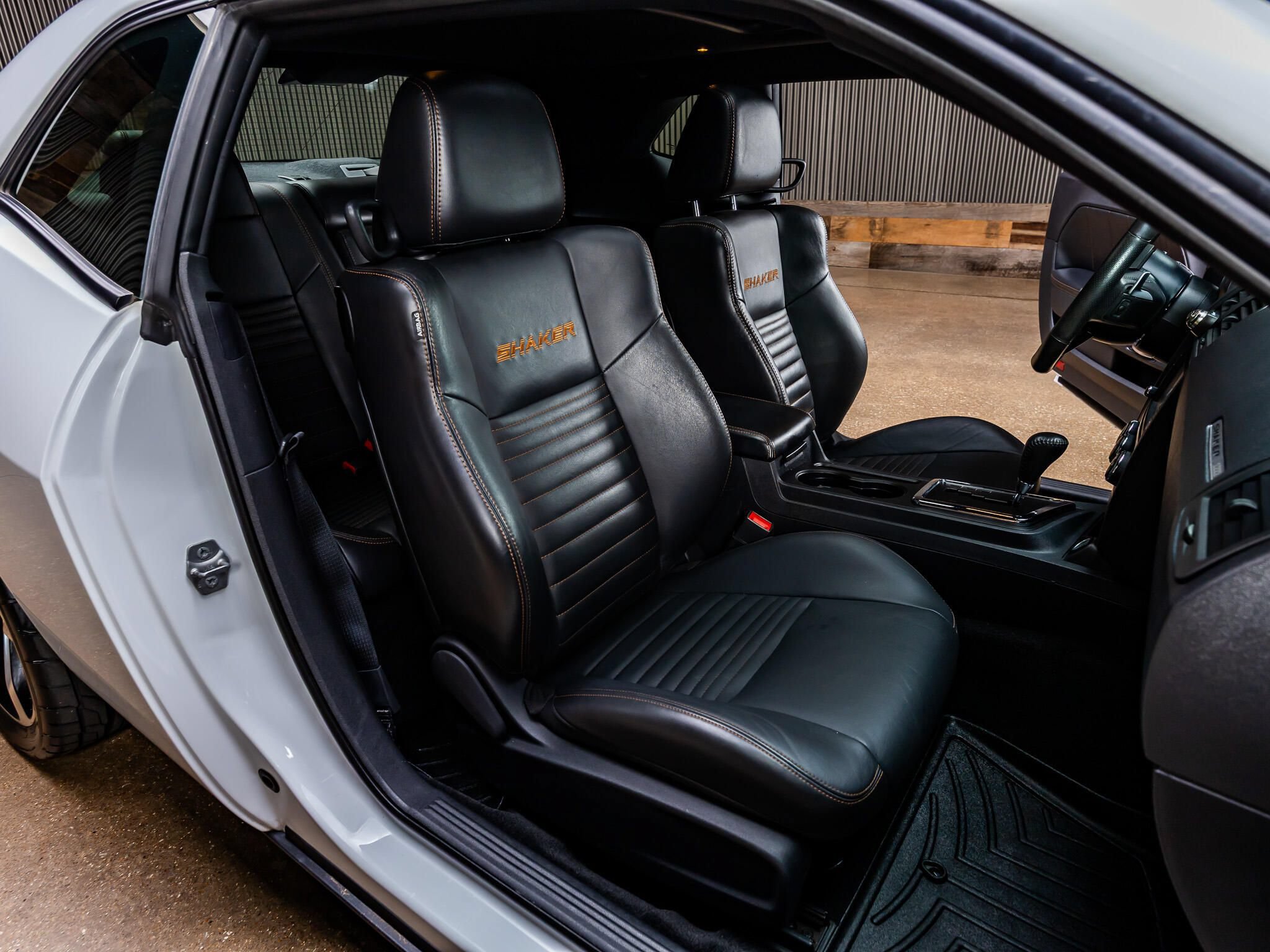 Used 2014 Dodge Challenger R/T RWD image 26