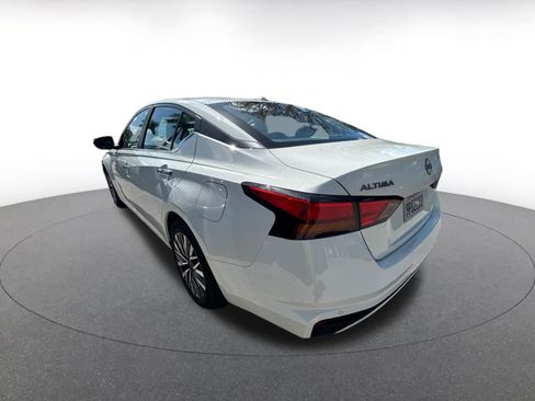 Used 2025 Nissan Altima 2.5 SV image 12