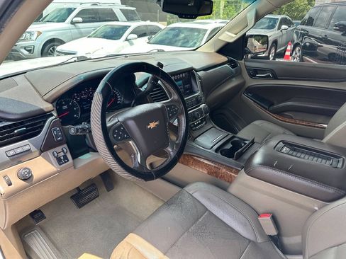 Used 2016 Chevrolet Suburban LTZ RWD image 15
