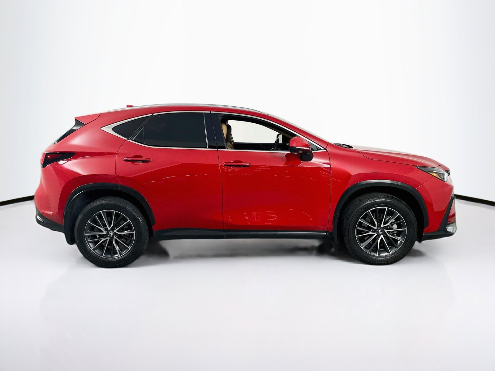 Used 2025 Lexus NX 250 FWD w/ Accessory Package (K3) image 4