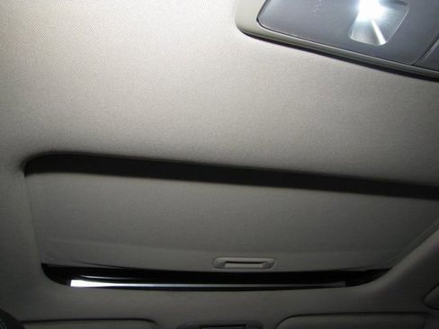 Used 2022 Kia Telluride EX w/ EX Premium Package image 17